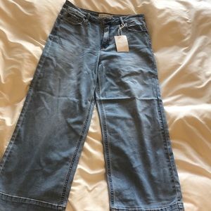 NWT Carly Jean Wide Leg Jeans